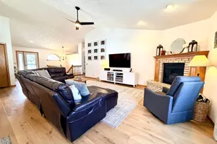 867 Briarwood Dr, Worthington, MN 56187 - Photo 12