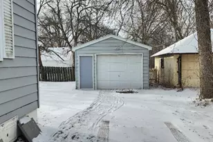 404 12th St SE, Austin, MN 55912 - Photo 26