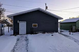 611 9th St, International Falls, MN 56649 - Photo 12