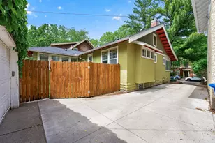 909 W 44th St, Minneapolis, MN 55409 - Photo 16