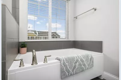 8406 Jonquil Lane N, Maple Grove, MN 55369 - Photo 12