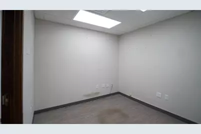 1903 Broadway Avenue S, Rochester, MN 55904 - Photo 12