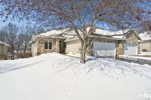 10420 Lancaster Ln, Woodbury, MN 55129 - Photo 4