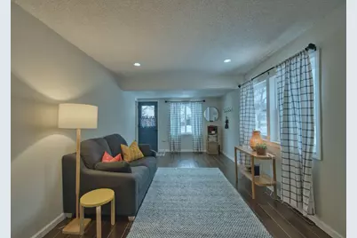 1521 15th Avenue E, Hibbing, MN 55746 - Photo 2