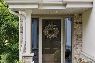 101 Willoughby Way E, Minnetonka, MN 55305 - Photo 2