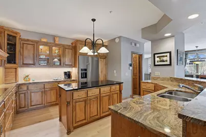 101 Willoughby Way E, Minnetonka, MN 55305 - Photo 16