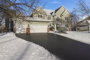 18566 Magenta Bay, Eden Prairie, MN 55347 - Photo 2