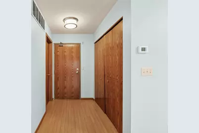32 11th Avenue S #303, Hopkins, MN 55343 - Photo 4