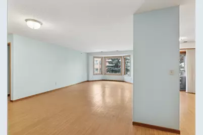 32 11th Avenue S #303, Hopkins, MN 55343 - Photo 4