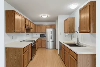 32 11th Avenue S #303, Hopkins, MN 55343 - Photo 6