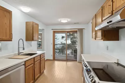 32 11th Avenue S #303, Hopkins, MN 55343 - Photo 8