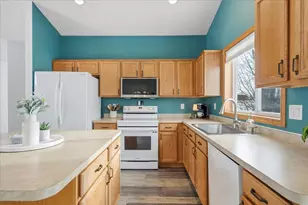 230 Pintail Dr, Hammond, WI 54015 - Photo 4