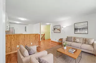 9526 Grey Widgeon Pl, Eden Prairie, MN 55347 - Photo 4