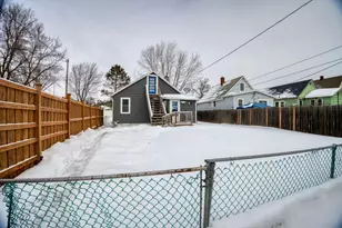 114 E 17th St, Hibbing, MN 55746 - Photo 30