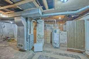 114 E 17th St, Hibbing, MN 55746 - Photo 26