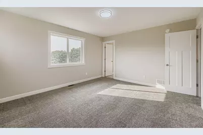 2121 Cleveland Way S, Cambridge, MN 55008 - Photo 14