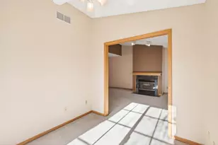 9959 Tamarack Cove, Woodbury, MN 55125 - Photo 8