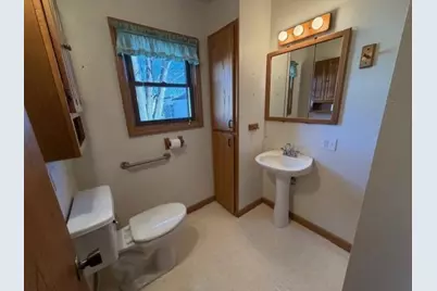 611 S Swift Avenue, Litchfield, MN 55355 - Photo 2