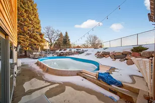 7041 Kenmare Dr, Bloomington, MN 55438 - Photo 92