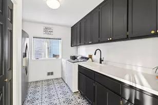 7041 Kenmare Dr, Bloomington, MN 55438 - Photo 42