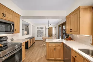 1252 Highview Dr, New Brighton, MN 55112 - Photo 6