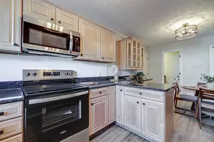 4275 Centerville Rd, Vadnais Heights, MN 55127 - Photo 12