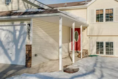 2825 35 1/2 Avenue S, Fargo, ND 58104 - Photo 6