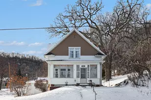 707 E 7th St, Red Wing, MN 55066 - Photo 1