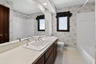 8730 Summit Dr, Eden Prairie, MN 55347 - Photo 16