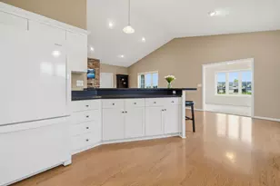 302 Ashley Ct, Alexandria, MN 56308 - Photo 6