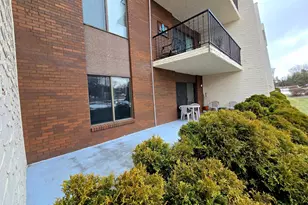 2455 Londin Ln E, Maplewood, MN 55119 - Photo 22