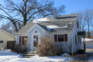 618 7th St SW, Willmar, MN 56201 - Photo 2