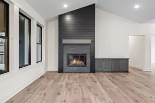 3916 Mcmenemy St, Vadnais Heights, MN 55127 - Photo 4