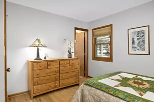 10042 Irwin Cir, Bloomington, MN 55437 - Photo 16