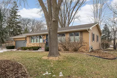 10042 Irwin Circle, Bloomington, MN 55437 - Photo 2