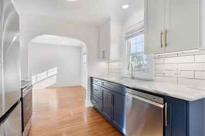 301 W Oakland Avenue #4, Austin, MN 55912 - Photo 4