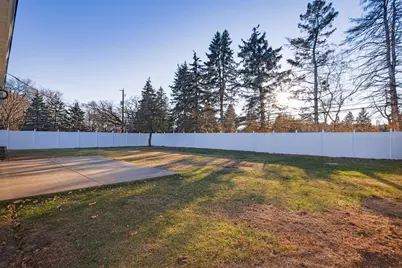 8556 Rich Avenue S, Bloomington, MN 55437 - Photo 18