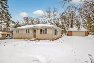 346 McKnight Rd S, Maplewood, MN 55119 - Photo 2