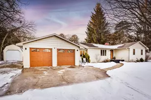 303 24th St NW, Austin, MN 55912 - Photo 4