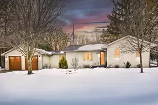 303 24th St NW, Austin, MN 55912 - Photo 2