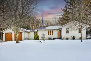 303 24th St NW, Austin, MN 55912 - Photo 1