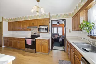 2418 4th Ave E, Hibbing, MN 55746 - Photo 6