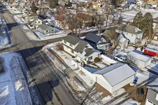 2418 4th Ave E, Hibbing, MN 55746 - Photo 4