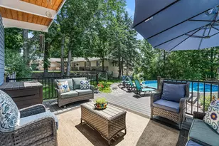 10727 Braewood Cir, Bloomington, MN 55437 - Photo 14