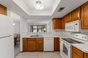 10 Windsor Ct, New Brighton, MN 55112 - Photo 14