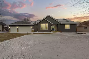 782 Churchill Dr SE, Owatonna, MN 55060 - Photo 2