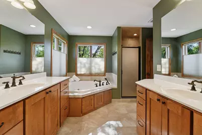 1646 Isabella Parkway, Chaska, MN 55318 - Photo 20