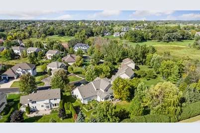 1646 Isabella Parkway, Chaska, MN 55318 - Photo 2