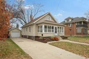 425 7th St NW, Rochester, MN 55901 - Photo 2