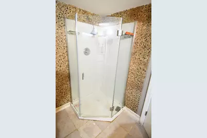 310 Kendall Avenue N, Thief River Falls, MN 56701 - Photo 16